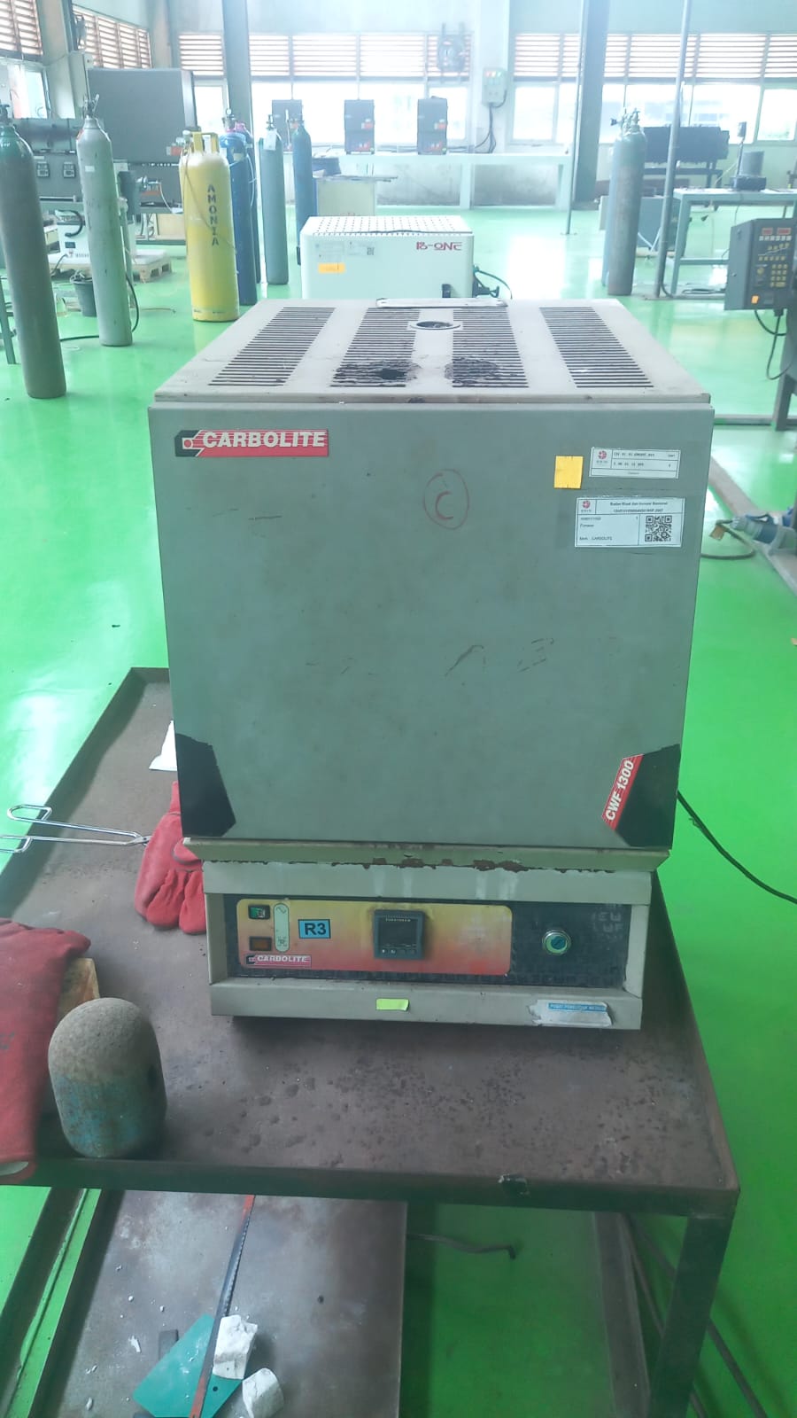 Penggunaan Muffle Furnace Carbolite (R-3)