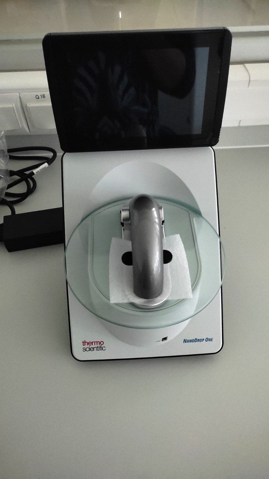Penggunaan Nanodrop One-Spektrofotometer Mikrovolume untuk Mengukur Konsentrasi DNA, RNA dan Protein