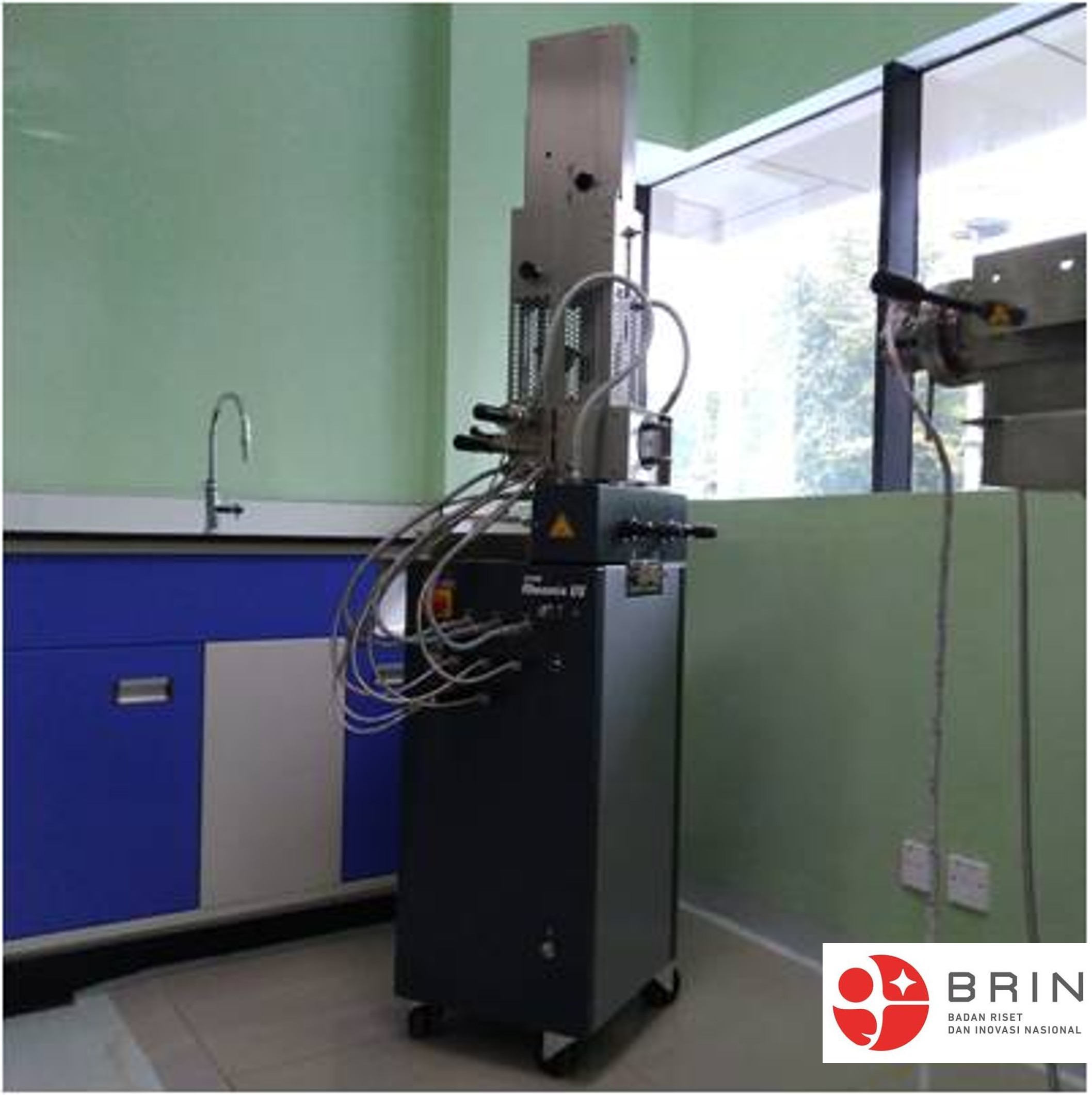 Penggunaan Alat Rheomix dan Ekstruder POLYLAB OS HAAKE