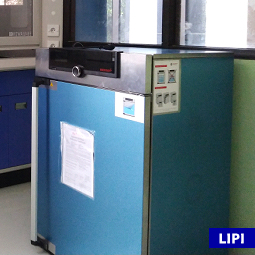 Drying Oven UF 160 di Lab Bionanokomposit ilab cibinong 