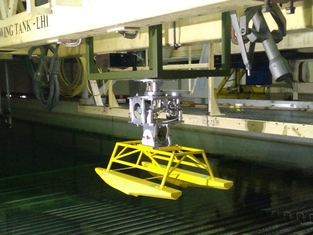 Paket Pengujian Hidrodinamika Model Floater N-219 Amphibi Kondisi Fix