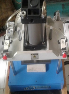 Universal Testing Machine 5 KN untuk pengujian sifat mekanik polimer dan karet 