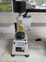 Analisis Durometer Hardness (Shore A/D)