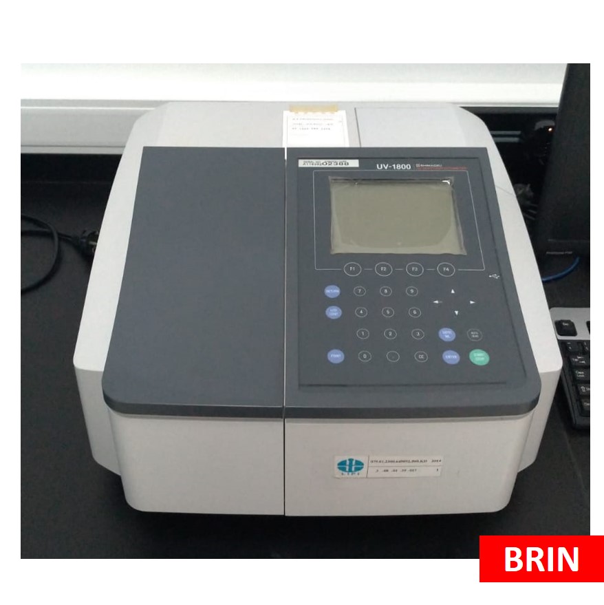 Penggunaan spektrofotometer Shimadzu UV-1800 UV-Vis Spectrophotometer di Lab. Bioindustri Laut Lombok