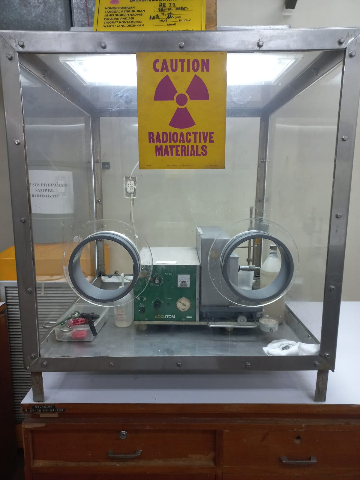 Pemotongan Sampel Radioaktif