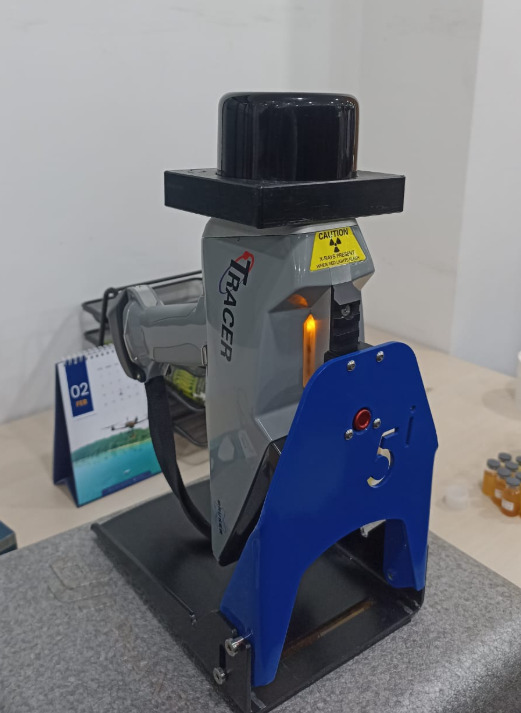  XRF Handheld Bruker Tracer