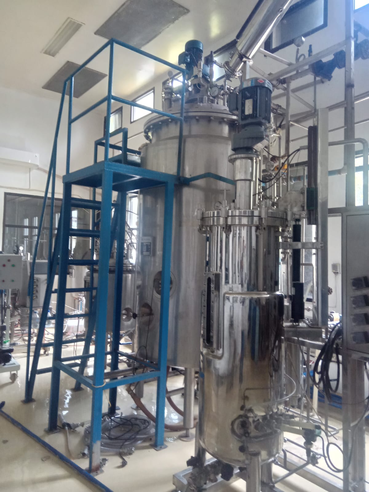 Use of 1000 liter protease enzyme production facility