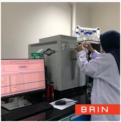 JASA ANALISIS KUALITATIF ATAU SCREENING MENGGUNAKAN LIQUID CHROMATOGRAPHY HIGH-RESOLUTION MASS SPECTROMETRY (HRMS)