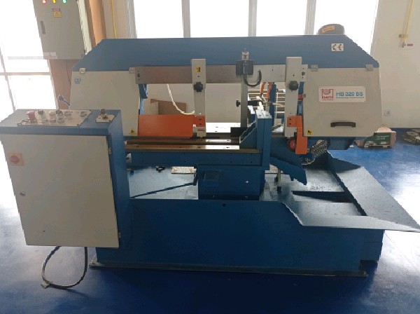 Mesin Gergaji (Band saw Machine)