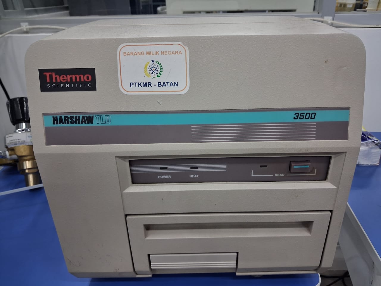 Pembacaan Termoluminisensi menggunakan Reader Harshaw 3500