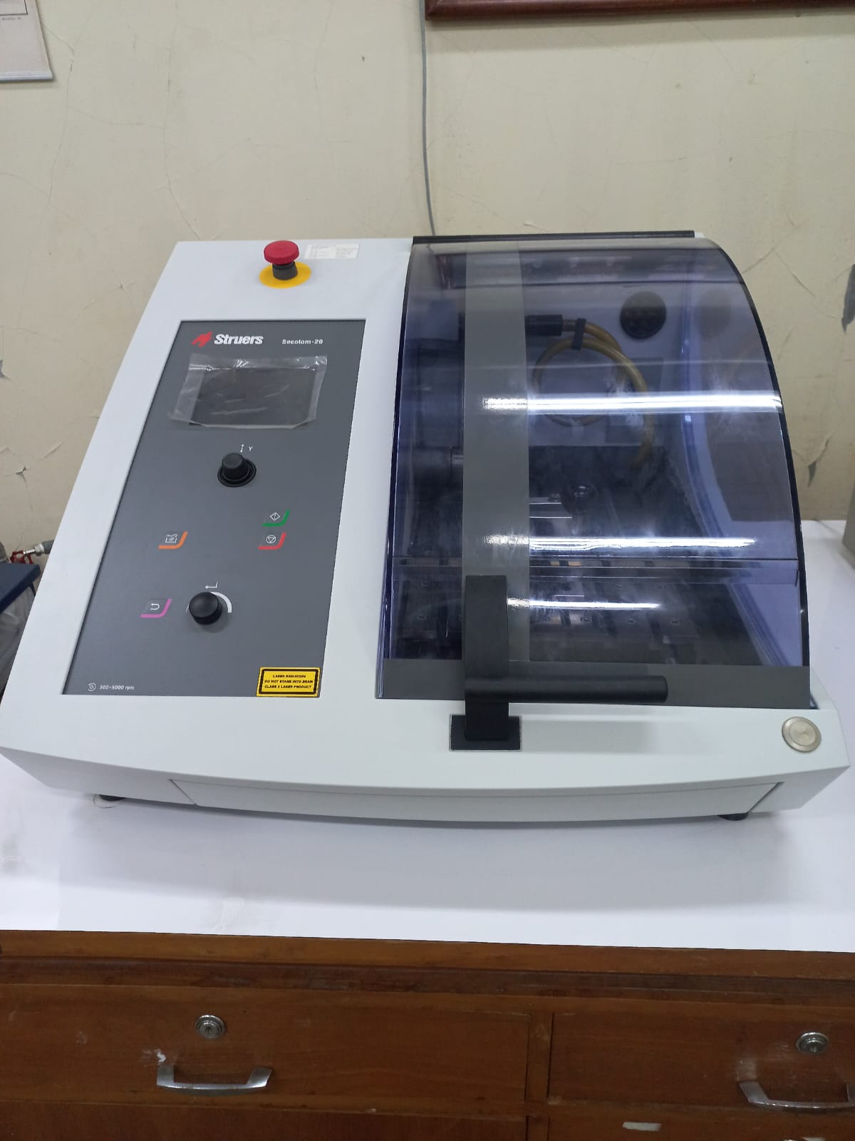 Sample Preparation - Cutting Machine