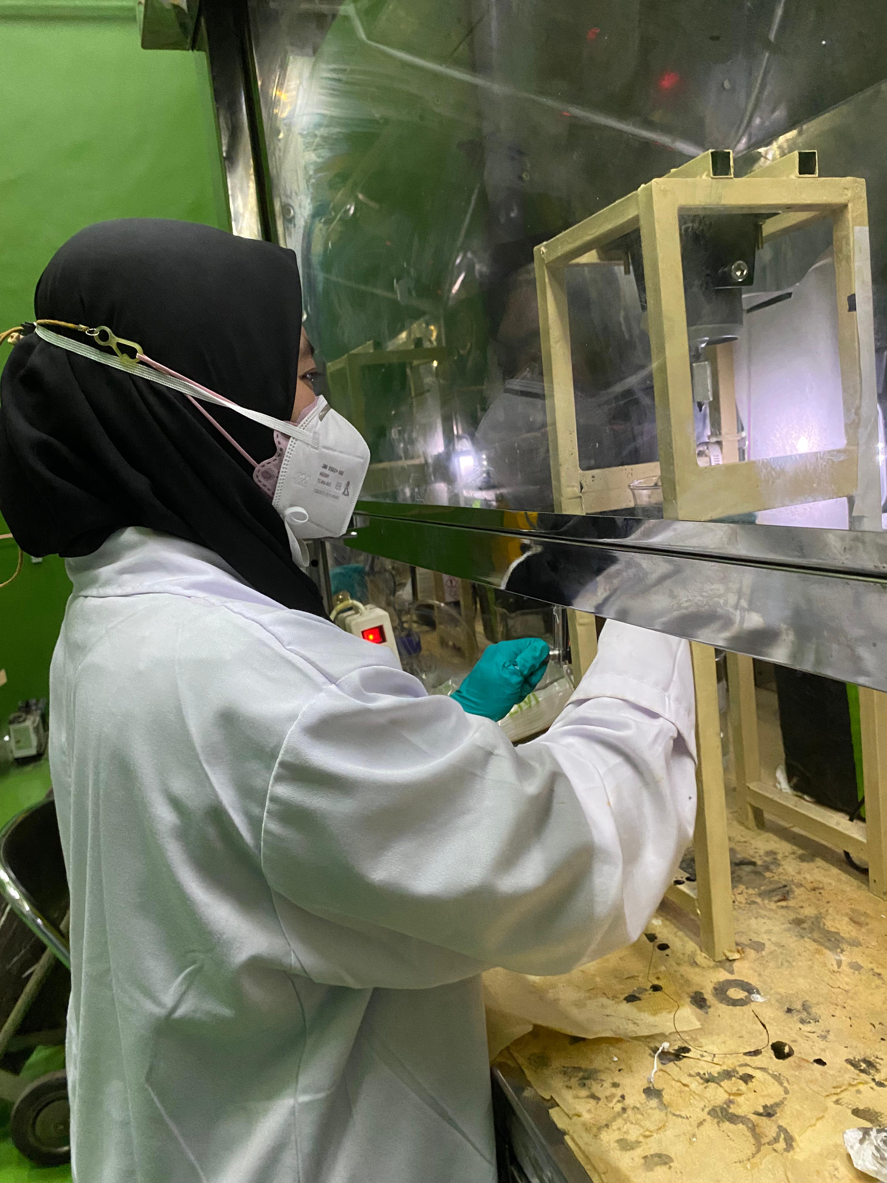 Paket Riset Penggunaan Fasilitas Laboratorium IRM dan IEBE DPFK