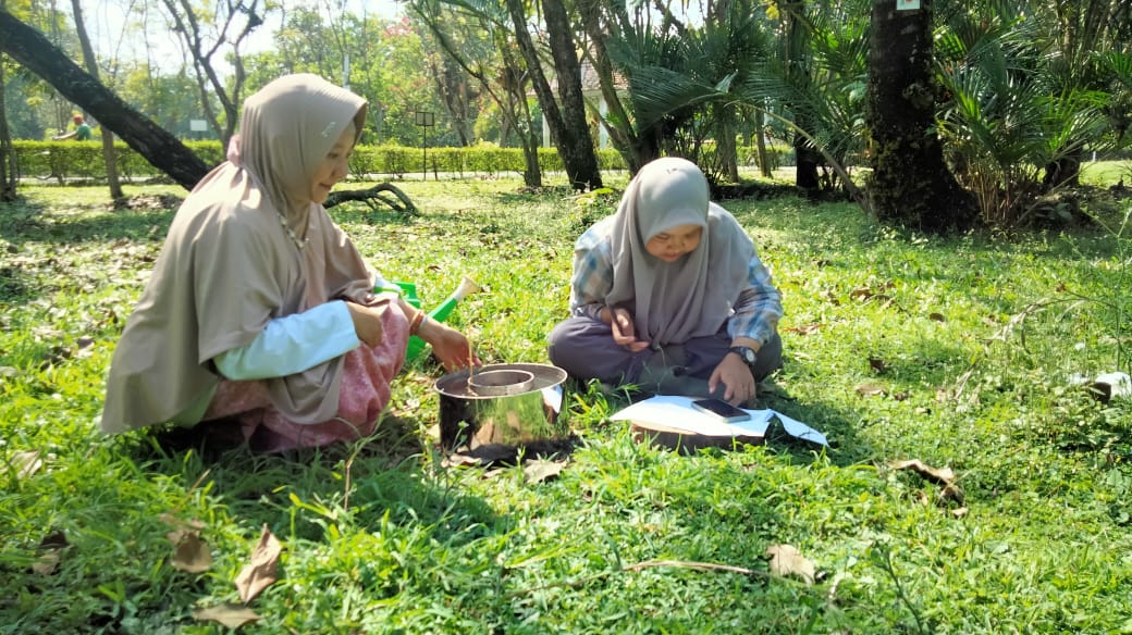 Pembimbingan Tugas Akhir (TA) Mahasiswa di Koleksi Koleksi Tumbuhan Hidup di KKI Kebun Raya Purwodadi Direktorat Pengelolaan Koleksi Ilmiah