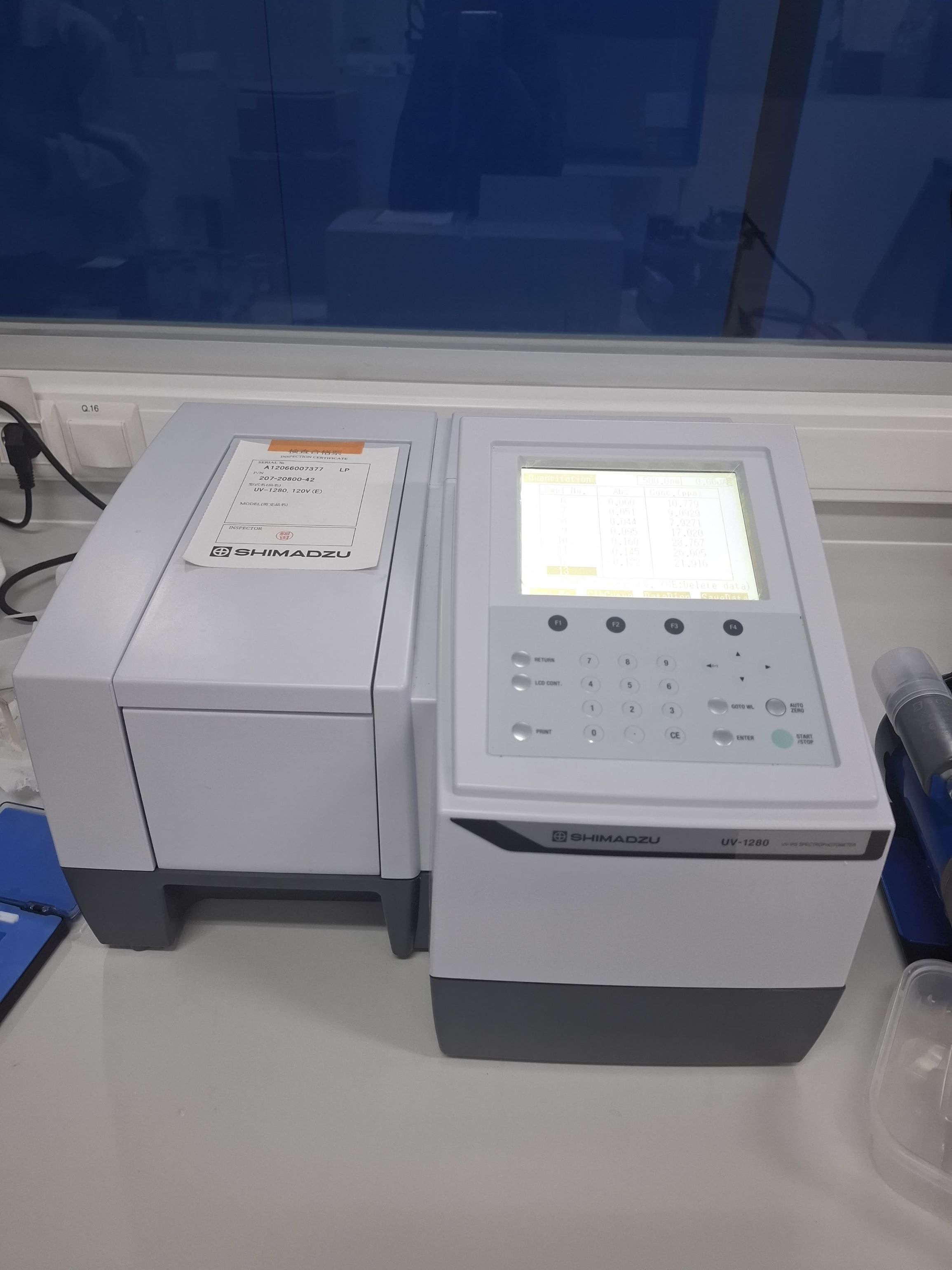Penggunaan Spektrofotometer UV-Vis Shimadzu UV-1280