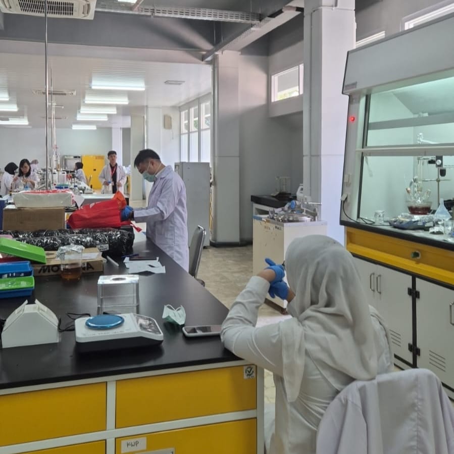 Pembimbingan Tugas Akhir (TA) Mahasiswa S1/S2/S3 Pusat Riset Biomassa dan Bioproduk